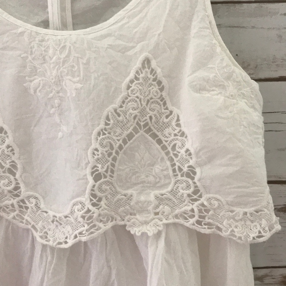 • Forever 21 White Crochet Dress • - Picture 2 of 7